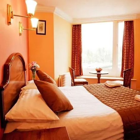 فندق Donegal 3*