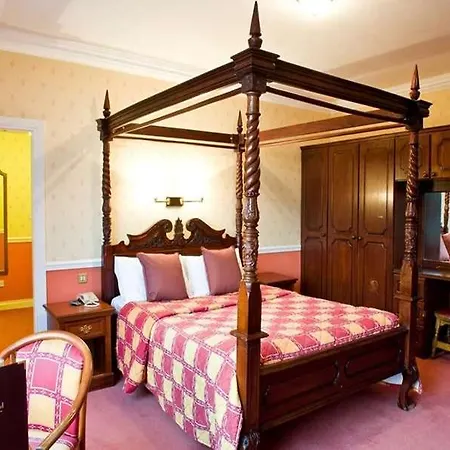 Donegal Hotel